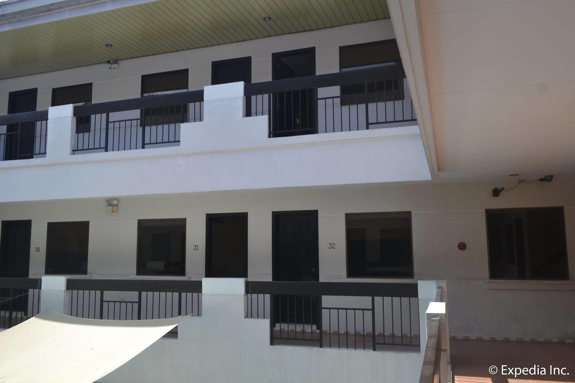 Boomerang Hotel Angeles Exterior photo